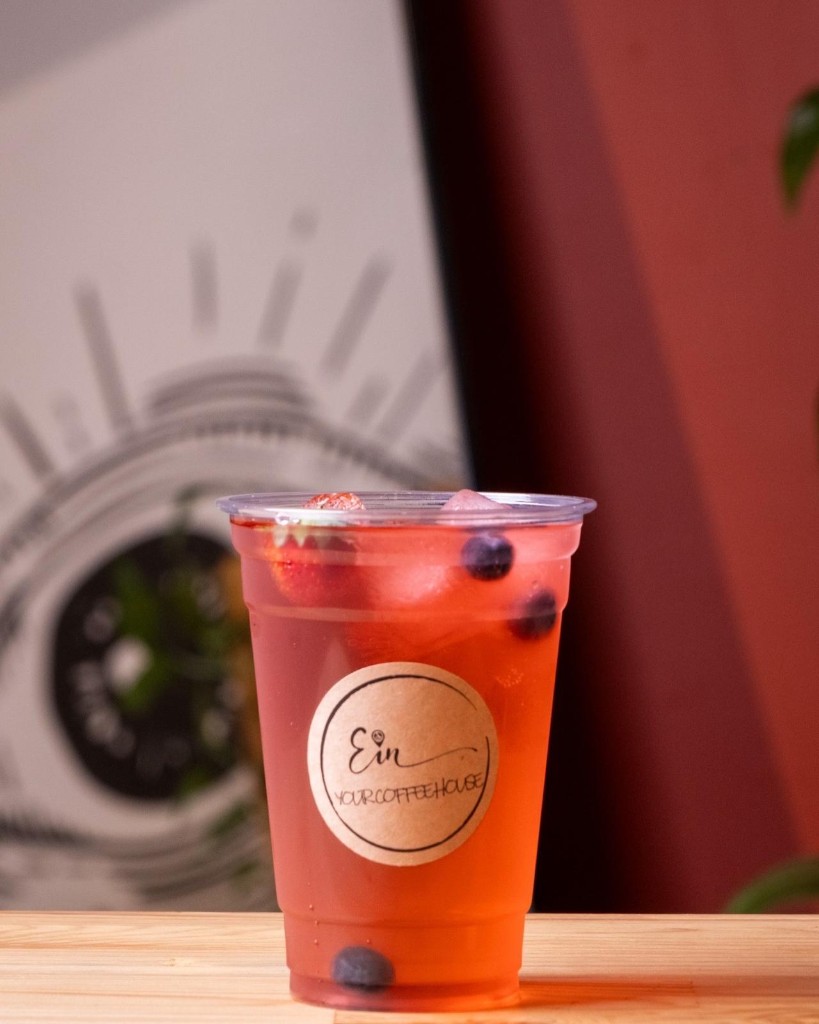 Berry iced drink